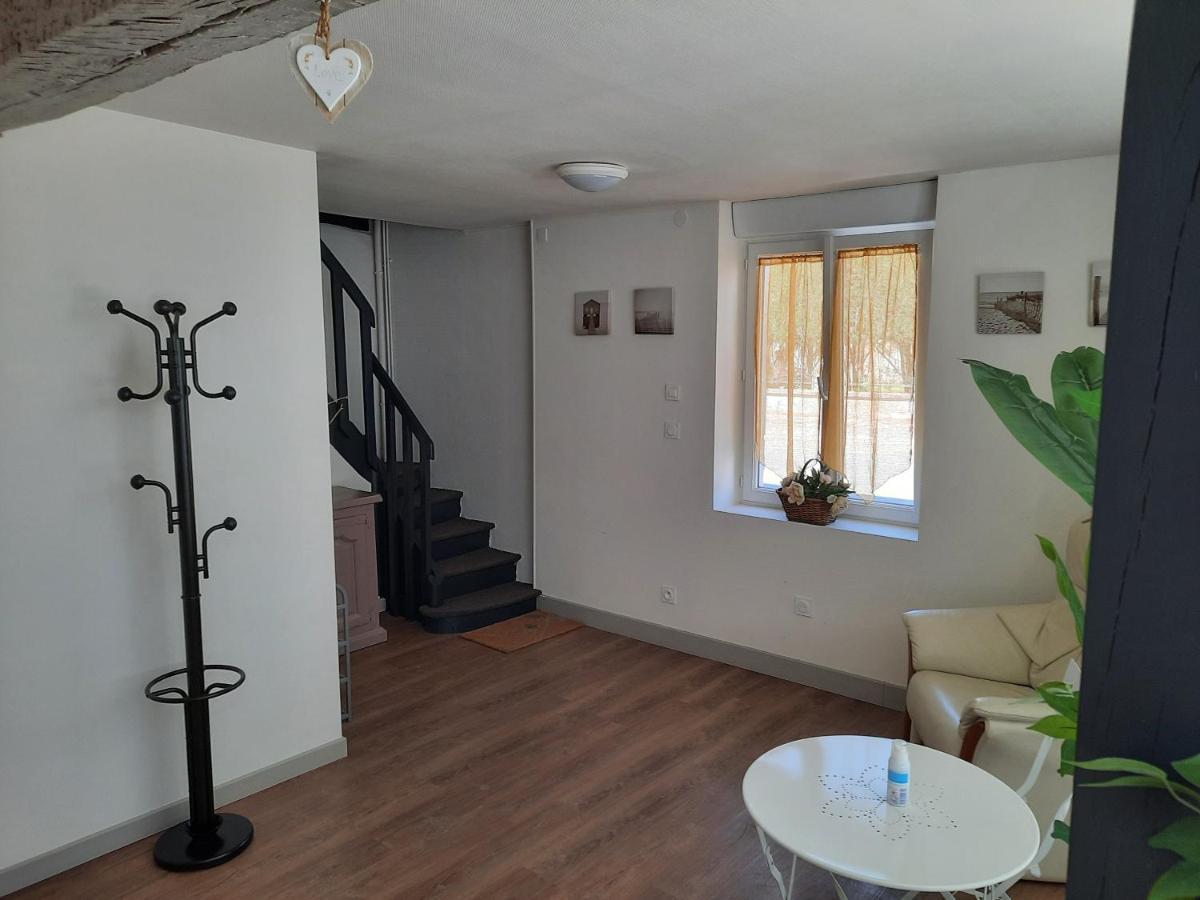 Grand Appartement Tout Confort Proche De Chambord Saint-Claude-de-Diray Exterior foto